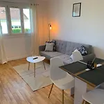 La Colline - - Com - Grand Parking Gratuit, De 1 A 4 Personnes, Equipe, Netflix, Amazon Prime Gratuits Et Illimites, Matelas Emma, Lave Linge, Vue Sur La Vallee, Rdc
