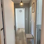Lacolline-ponthebert,com - Entier Rénové -grand Parking Gratuit, équipé, Confortable, Netflix Et Amazon Prime Gratuits Et Illimités, Matelas Emma, Lave Linge, Vue Sur La Vallée, Rdc Appartamento Pont-Hebert