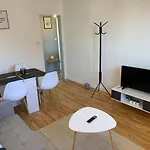 Apartmán La Colline - - Com - Grand Parking Gratuit, De 1 A 4 Personnes, Equipe, Netflix, Amazon Prime Gratuits Et Illimites, Matelas Emma, Lave Linge, Vue Sur La Vallee, Rdc *
