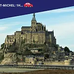 Appartamento Lacolline-ponthebert,com - Entier Rénové -grand Parking Gratuit, équipé, Confortable, Netflix Et Amazon Prime Gratuits Et Illimités, Matelas Emma, Lave Linge, Vue Sur La Vallée, Rdc Pont-Hebert
