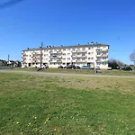 Lacolline-ponthebert,com - Entier Rénové -grand Parking Gratuit, équipé, Confortable, Netflix Et Amazon Prime Gratuits Et Illimités, Matelas Emma, Lave Linge, Vue Sur La Vallée, Rdc Pont-Hebert