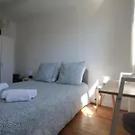Appartamento Lacolline-ponthebert,com - Entier Rénové -grand Parking Gratuit, équipé, Confortable, Netflix Et Amazon Prime Gratuits Et Illimités, Matelas Emma, Lave Linge, Vue Sur La Vallée, Rdc *