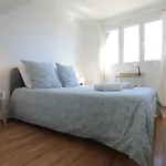 Appartamento Lacolline-ponthebert,com - Entier Rénové -grand Parking Gratuit, équipé, Confortable, Netflix Et Amazon Prime Gratuits Et Illimités, Matelas Emma, Lave Linge, Vue Sur La Vallée, Rdc