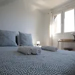 Lacolline-ponthebert,com - Entier Rénové -grand Parking Gratuit, équipé, Confortable, Netflix Et Amazon Prime Gratuits Et Illimités, Matelas Emma, Lave Linge, Vue Sur La Vallée, Rdc