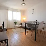 La Colline - - Com - Grand Parking Gratuit, De 1 A 4 Personnes, Equipe, Netflix, Amazon Prime Gratuits Et Illimites, Matelas Emma, Lave Linge, Vue Sur La Vallee, Rdc Pont-Hebert