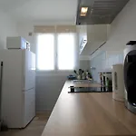 Apartmán La Colline - - Com - Grand Parking Gratuit, De 1 A 4 Personnes, Equipe, Netflix, Amazon Prime Gratuits Et Illimites, Matelas Emma, Lave Linge, Vue Sur La Vallee, Rdc *