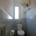 Appartamento Lacolline-ponthebert,com - Entier Rénové -grand Parking Gratuit, équipé, Confortable, Netflix Et Amazon Prime Gratuits Et Illimités, Matelas Emma, Lave Linge, Vue Sur La Vallée, Rdc *