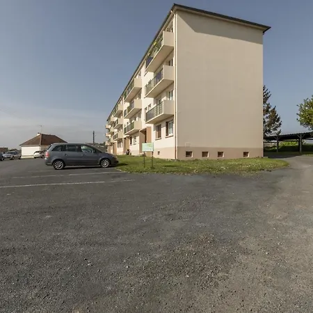 Grand Parking Gratuit, De 1 A 4 Personnes, Equipe, Netflix, Amazon Prime Gratuits Et Illimites, Matelas Emma, Lave Linge, Vue Sur La Vallee, Rdc * Pont-Hebert