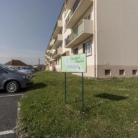 Grand Parking Gratuit, De 1 A 4 Personnes, Equipe, Netflix, Amazon Prime Gratuits Et Illimites, Matelas Emma, Lave Linge, Vue Sur La Vallee, Rdc Lägenhet *