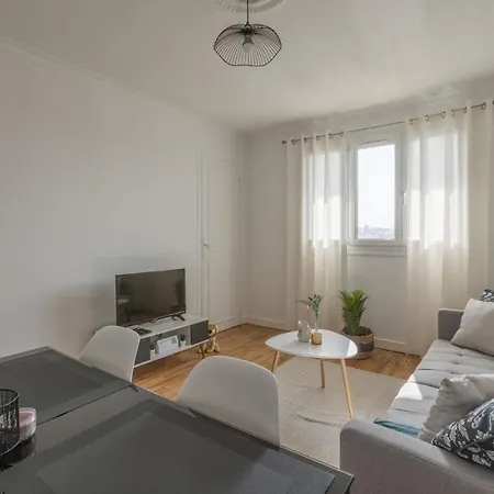 Appartement La Colline - - Com - Grand Parking Gratuit, De 1 A 4 Personnes, Equipe, Netflix, Amazon Prime Gratuits Et Illimites, Matelas Emma, Lave Linge, Vue Sur La Vallee, Rdc
