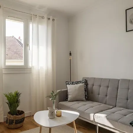 Lacolline-ponthebert,com - Entier Rénové -grand Parking Gratuit, équipé, Confortable, Netflix Et Amazon Prime Gratuits Et Illimités, Matelas Emma, Lave Linge, Vue Sur La Vallée, Rdc Apartamento