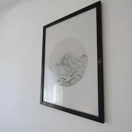 Grand Parking Gratuit, De 1 A 4 Personnes, Equipe, Netflix, Amazon Prime Gratuits Et Illimites, Matelas Emma, Lave Linge, Vue Sur La Vallee, Rdc Lägenhet *