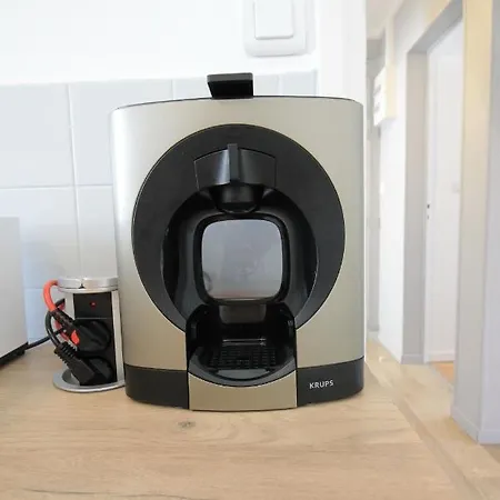 Lägenhet Grand Parking Gratuit, De 1 A 4 Personnes, Equipe, Netflix, Amazon Prime Gratuits Et Illimites, Matelas Emma, Lave Linge, Vue Sur La Vallee, Rdc