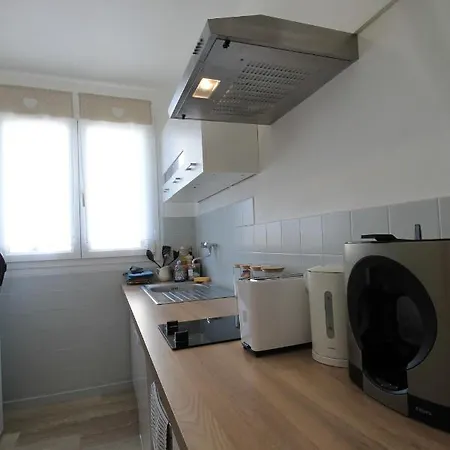 Lacolline-ponthebert,com - Entier Rénové -grand Parking Gratuit, équipé, Confortable, Netflix Et Amazon Prime Gratuits Et Illimités, Matelas Emma, Lave Linge, Vue Sur La Vallée, Rdc Pont-Hebert