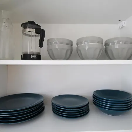 Grand Parking Gratuit, De 1 A 4 Personnes, Equipe, Netflix, Amazon Prime Gratuits Et Illimites, Matelas Emma, Lave Linge, Vue Sur La Vallee, Rdc Lägenhet *