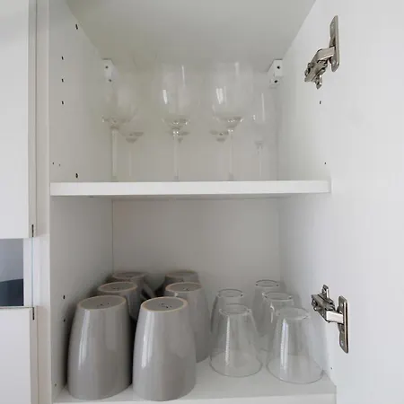 Apartment Valley View Retreat: Fully Renovated With Free Parking And Streaming *
