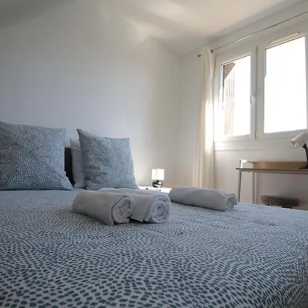 Valley View Retreat: Fully Renovated With Free Parking And Streaming