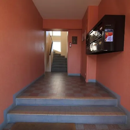 Apartment Valley View Retreat: Fully Renovated With Free Parking And Streaming *