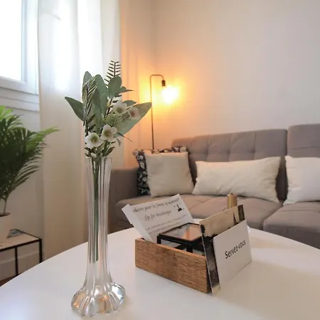 Valley View Retreat: Fully Renovated With Free Parking And Streaming Apartment