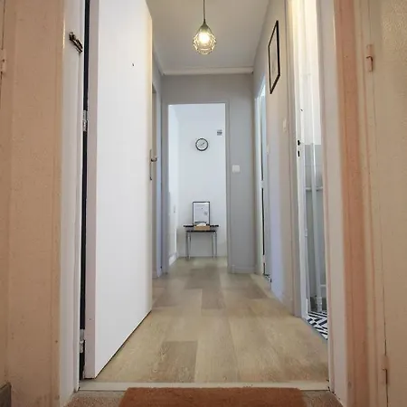 Valley View Retreat: Fully Renovated With Free Parking And Streaming Apartment Pont-Hebert