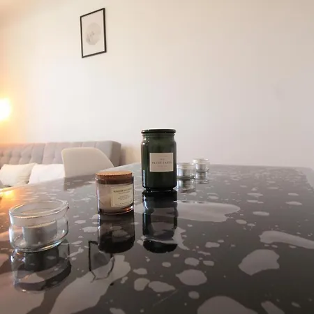 Lacolline-ponthebert,com - Entier Renove -grand Parking Gratuit, Equipe, Confortable, Netflix Et Amazon Prime Gratuits Et Illimites, Matelas Emma, Lave Linge, Vue Sur La Vallee, Rdc Pont-Hebert
