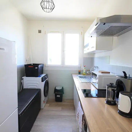Lacolline-ponthebert,com - Entier Rénové -grand Parking Gratuit, équipé, Confortable, Netflix Et Amazon Prime Gratuits Et Illimités, Matelas Emma, Lave Linge, Vue Sur La Vallée, Rdc