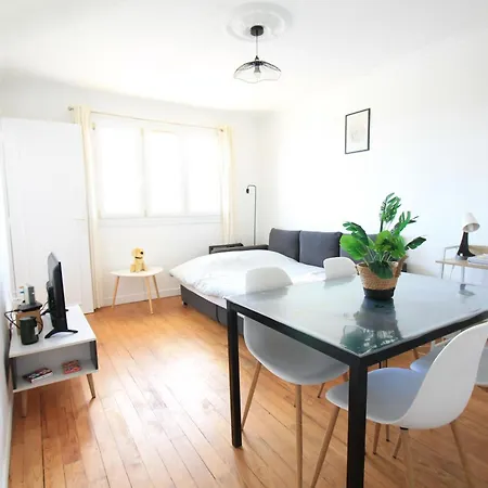 Lacolline-ponthebert,com - Entier Rénové -grand Parking Gratuit, équipé, Confortable, Netflix Et Amazon Prime Gratuits Et Illimités, Matelas Emma, Lave Linge, Vue Sur La Vallée, Rdc *