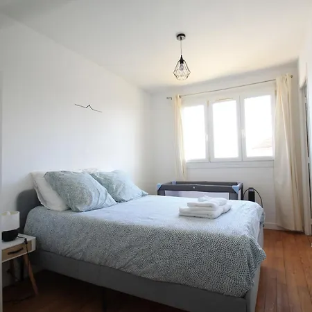 Valley View Retreat: Fully Renovated With Free Parking And Streaming Apartment