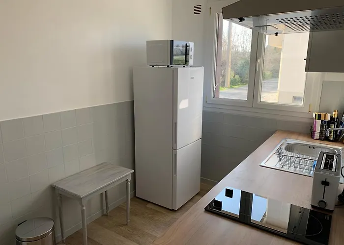 Grand Parking Gratuit, De 1 A 4 Personnes, Equipe, Netflix, Amazon Prime Gratuits Et Illimites, Matelas Emma, Lave Linge, Vue Sur La Vallee, Rdc