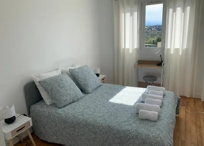 Lacolline-ponthebert,com - Entier Rénové -grand Parking Gratuit, équipé, Confortable, Netflix Et Amazon Prime Gratuits Et Illimités, Matelas Emma, Lave Linge, Vue Sur La Vallée, Rdc Appartamento