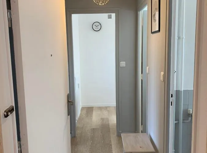 Lacolline-ponthebert,com - Entier Rénové -grand Parking Gratuit, équipé, Confortable, Netflix Et Amazon Prime Gratuits Et Illimités, Matelas Emma, Lave Linge, Vue Sur La Vallée, Rdc Appartamento Pont-Hebert