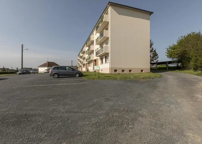 Grand Parking Gratuit, De 1 A 4 Personnes, Equipe, Netflix, Amazon Prime Gratuits Et Illimites, Matelas Emma, Lave Linge, Vue Sur La Vallee, Rdc * Pont-Hebert