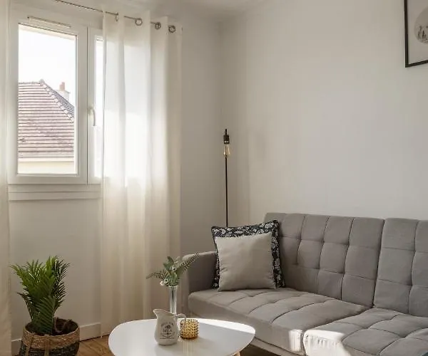 Grand Parking Gratuit, De 1 A 4 Personnes, Equipe, Netflix, Amazon Prime Gratuits Et Illimites, Matelas Emma, Lave Linge, Vue Sur La Vallee, Rdc Apartman