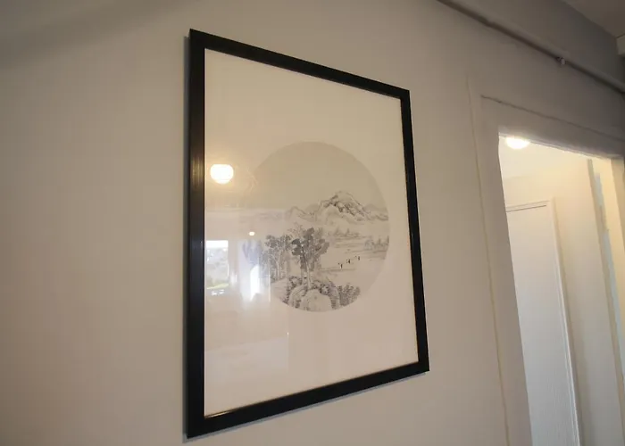 Apartman Grand Parking Gratuit, De 1 A 4 Personnes, Equipe, Netflix, Amazon Prime Gratuits Et Illimites, Matelas Emma, Lave Linge, Vue Sur La Vallee, Rdc Pont-Hebert