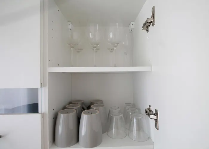 Apartman Grand Parking Gratuit, De 1 A 4 Personnes, Equipe, Netflix, Amazon Prime Gratuits Et Illimites, Matelas Emma, Lave Linge, Vue Sur La Vallee, Rdc *