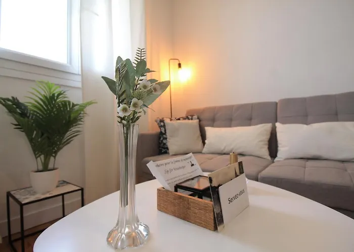 Grand Parking Gratuit, De 1 A 4 Personnes, Equipe, Netflix, Amazon Prime Gratuits Et Illimites, Matelas Emma, Lave Linge, Vue Sur La Vallee, Rdc Apartman