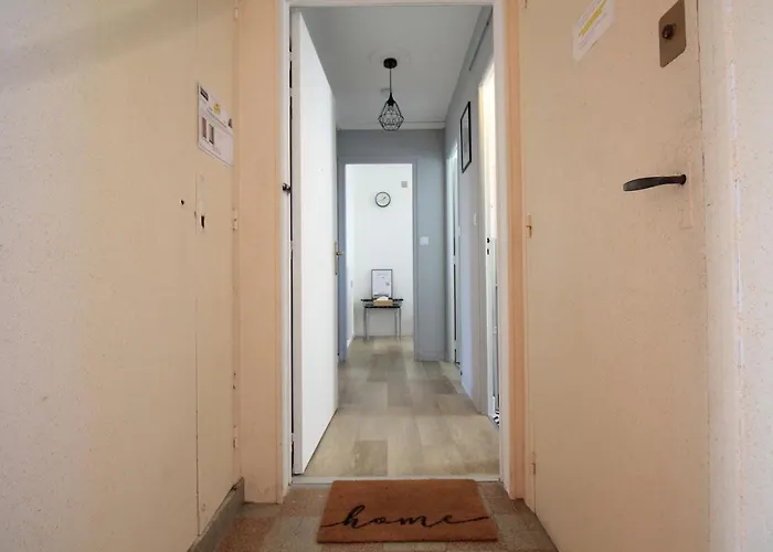 Appartamento Lacolline-ponthebert,com - Entier Rénové -grand Parking Gratuit, équipé, Confortable, Netflix Et Amazon Prime Gratuits Et Illimités, Matelas Emma, Lave Linge, Vue Sur La Vallée, Rdc *