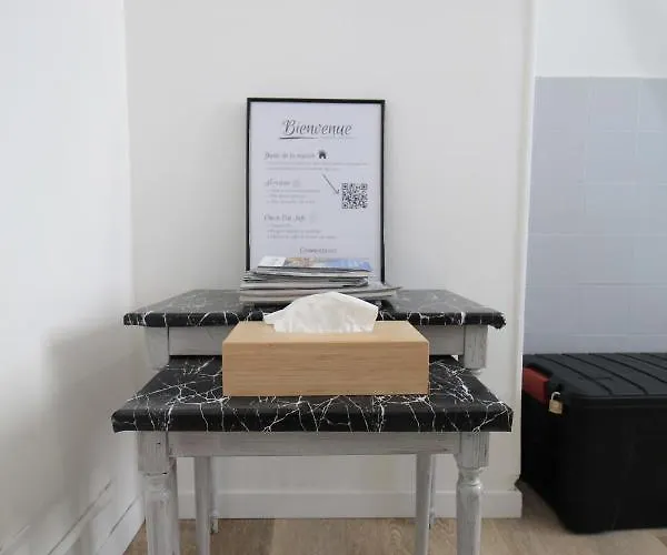 Grand Parking Gratuit, De 1 A 4 Personnes, Equipe, Netflix, Amazon Prime Gratuits Et Illimites, Matelas Emma, Lave Linge, Vue Sur La Vallee, Rdc * Pont-Hebert